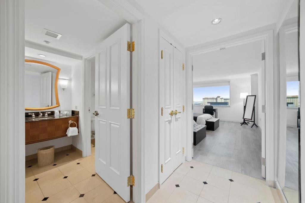Astonishing Ocean Front Condo Cozysuites At Showboat アトランティックシティー エクステリア 写真