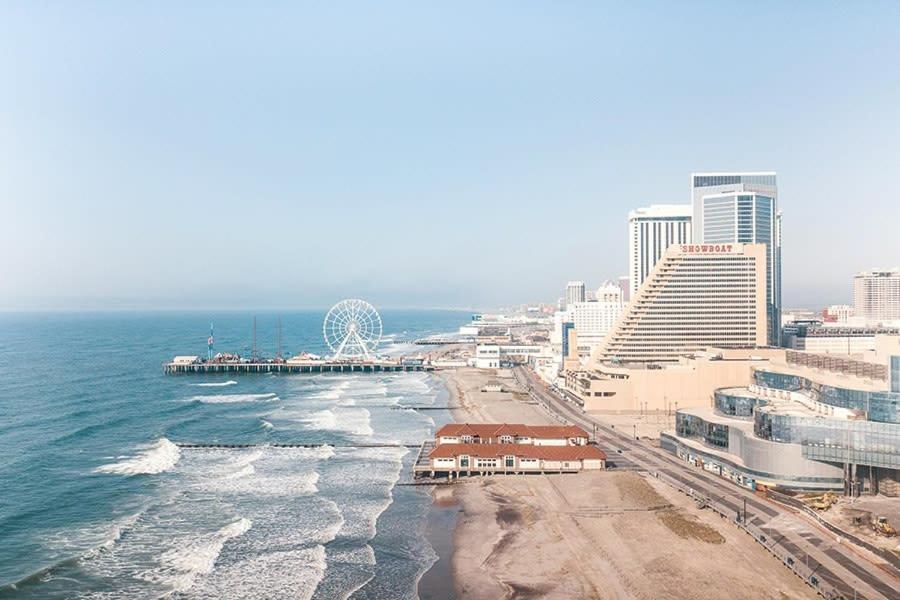 Astonishing Ocean Front Condo Cozysuites At Showboat アトランティックシティー エクステリア 写真